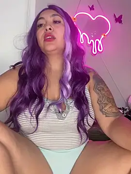 latina curvy22 online show from 10, 4, 2026