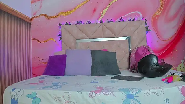 Snapshot of Taylor_oriana_ chatting on 27, 11, 2025 Taylor oriana online show from 27, 11, 2025