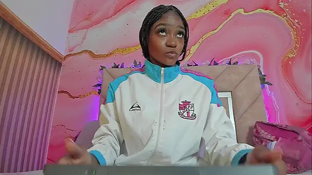 Snapshot of Taylor_oriana_ chatting on 8, 10, 2025 Taylor oriana online show from 8, 10, 2025