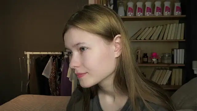 Snapshot of LynHillaire chatting on 11, 2, 2026 LynHillaire online show from 11, 2, 2026