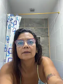 Snapshot of YadiraOrozco chatting on 10, 1, 2026 YadiraOrozco online show from 10, 1, 2026