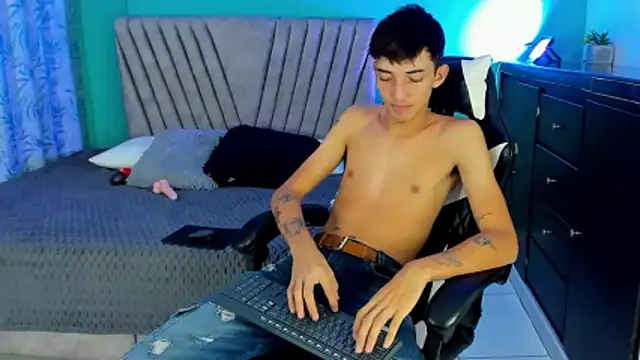 Maikol Ortiz online show from 4, 3, 2026