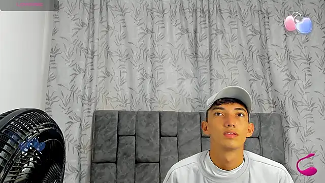 Maikol Ortiz online show from 24, 11, 2025