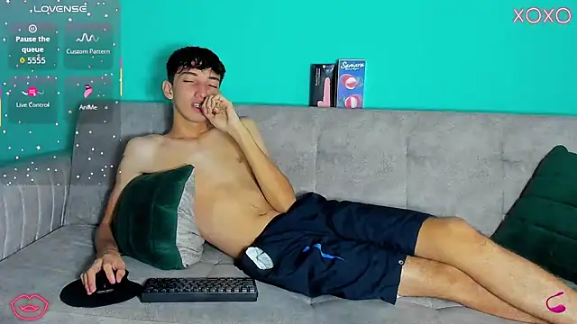 Maikol Ortiz online show from 1, 10, 2025