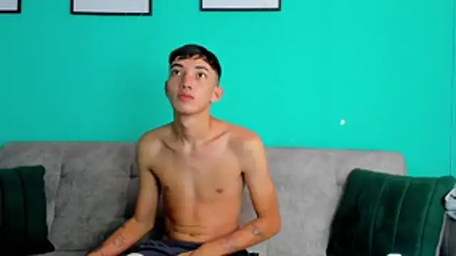 Maikol Ortiz online show from 15, 4, 2026