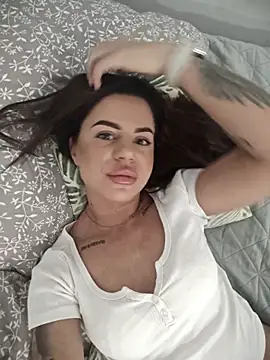 BabyFaceMia online show from 18, 11, 2025