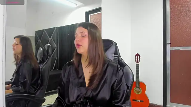 Charlotte-Star online show from 10, 10, 2025