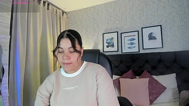 sophie  blare online show from 7, 7, 2026