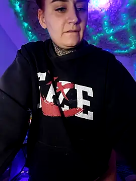 Snapshot of blazed_vixen chatting on 18, 1, 2026 blazed vixen online show from 18, 1, 2026