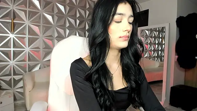 zoerouse  online show from 14, 1, 2026