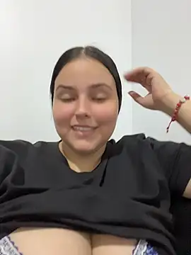 mia-08martinez  online show from 8, 7, 2026