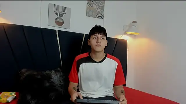 Snapshot of zeusapollofuck chatting on 12, 11, 2025 zeusapollofuck online show from 12, 11, 2025