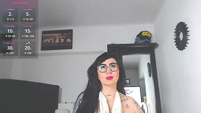 Snapshot of Vicky_hotmilf chatting on 22, 4, 2026 Vicky hotmilf online show from 22, 4, 2026