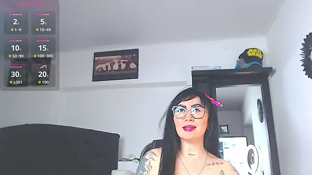 Snapshot of Vicky_hotmilf chatting on 20, 4, 2026 Vicky hotmilf online show from 20, 4, 2026