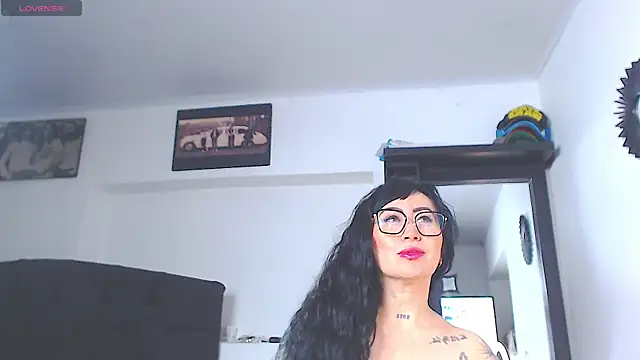 Snapshot of Vicky_hotmilf chatting on 12, 6, 2026 Vicky hotmilf online show from 12, 6, 2026