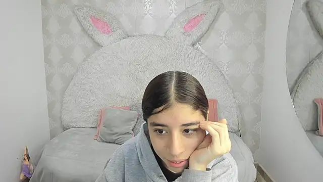 Gaby louse online show from 4, 4, 2026