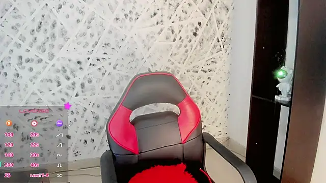 MIA HOT23CM S7S online show from 30, 10, 2025