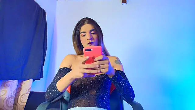 MIA HOT23CM S7S online show from 20, 12, 2025