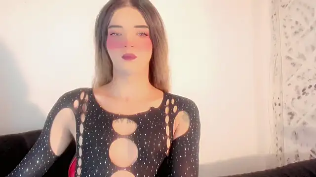 MIA HOT23CM S7S online show from 17, 10, 2025