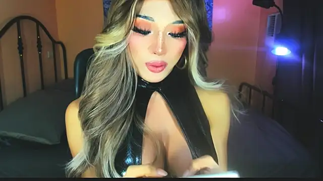 xUrGoddess Bellax online show from 17, 11, 2025