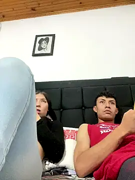 coupledesire18 online show from 17, 10, 2025