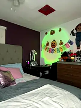 MyHoneyFrida online show from 24, 10, 2025