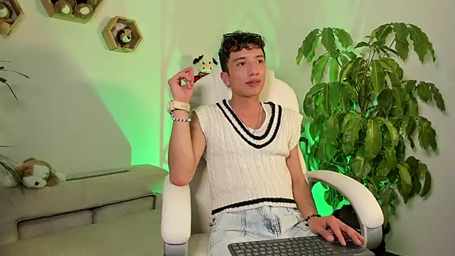 Snapshot of mhatias_ chatting on 13, 7, 2026 mhatias online show from 13, 7, 2026