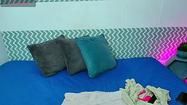 EmilyCoy  online show from 15, 10, 2025