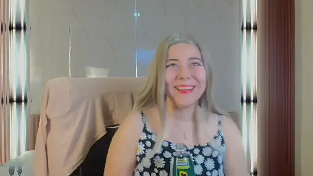 Snapshot of SkarlettLaw chatting on 27, 9, 2025 SkarlettLaw online show from 27, 9, 2025