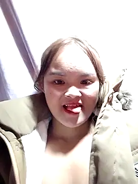 xinhxinhcute online show from 4, 12, 2025