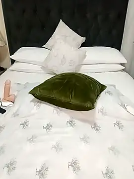 Creamy Chocolatex online show from 22, 4, 2026