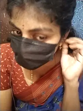 Snapshot of Nithiila chatting on 29, 10, 2025 Nithiila online show from 29, 10, 2025