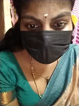 Snapshot of Nithiila chatting on 11, 9, 2025 Nithiila online show from 11, 9, 2025