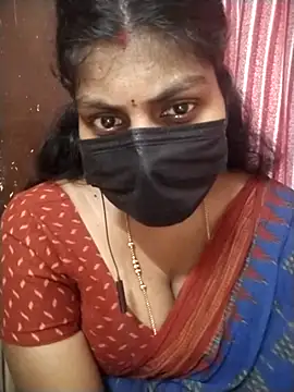 Snapshot of Nithiila chatting on 28, 11, 2025 Nithiila online show from 28, 11, 2025