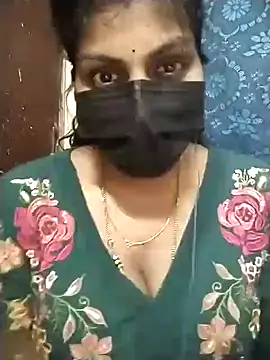 Snapshot of Nithiila chatting on 6, 10, 2025 Nithiila online show from 6, 10, 2025