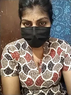 Snapshot of Nithiila chatting on 7, 10, 2025 Nithiila online show from 7, 10, 2025