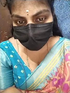 Snapshot of Nithiila chatting on 30, 10, 2025 Nithiila online show from 30, 10, 2025