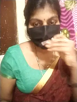 Snapshot of Nithiila chatting on 22, 9, 2025 Nithiila online show from 22, 9, 2025