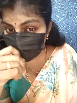 Snapshot of Nithiila chatting on 27, 10, 2025 Nithiila online show from 27, 10, 2025