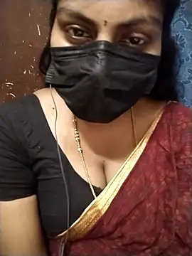 Snapshot of Nithiila chatting on 18, 11, 2025 Nithiila online show from 18, 11, 2025