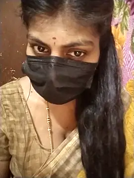 Snapshot of Nithiila chatting on 14, 11, 2025 Nithiila online show from 14, 11, 2025