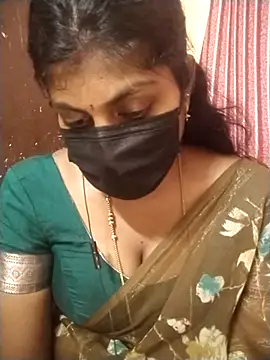 Snapshot of Nithiila chatting on 29, 11, 2025 Nithiila online show from 29, 11, 2025