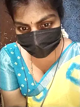 Snapshot of Nithiila chatting on 19, 11, 2025 Nithiila online show from 19, 11, 2025