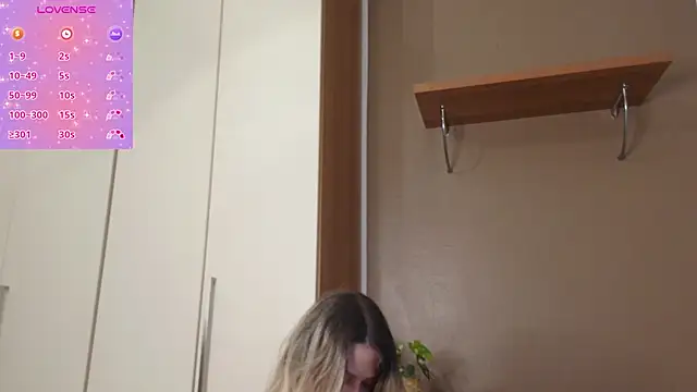 ScarletVerdi online show from 1, 12, 2025