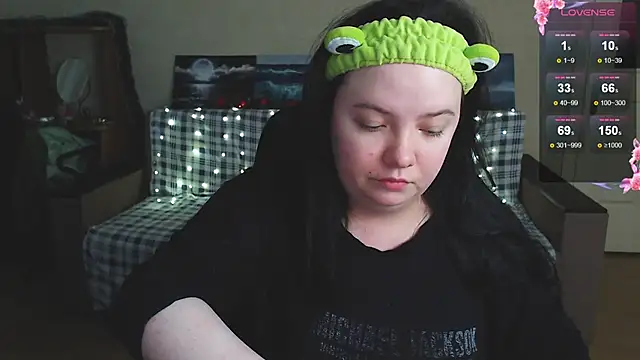 EmillyBones online show from 21, 12, 2025