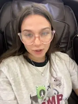 Snapshot of MiniVi chatting on 26, 11, 2025 MiniVi online show from 26, 11, 2025