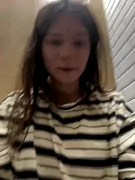 Snapshot of MiniVi chatting on 3, 10, 2025 MiniVi online show from 3, 10, 2025