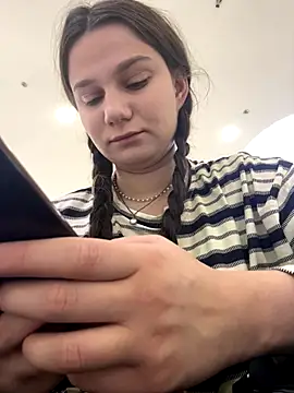 Snapshot of MiniVi chatting on 2, 10, 2025 MiniVi online show from 2, 10, 2025