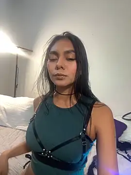 GiorgiaLuxee online show from 4, 10, 2025