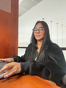 GiorgiaLuxee online show from 12, 11, 2025